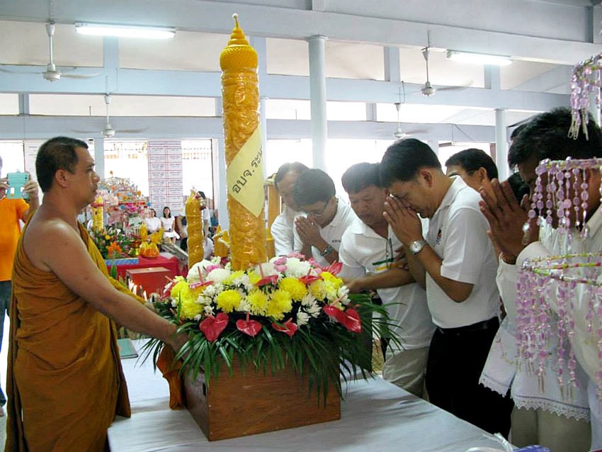 เข้าพรรษา พ.ศ. 2558